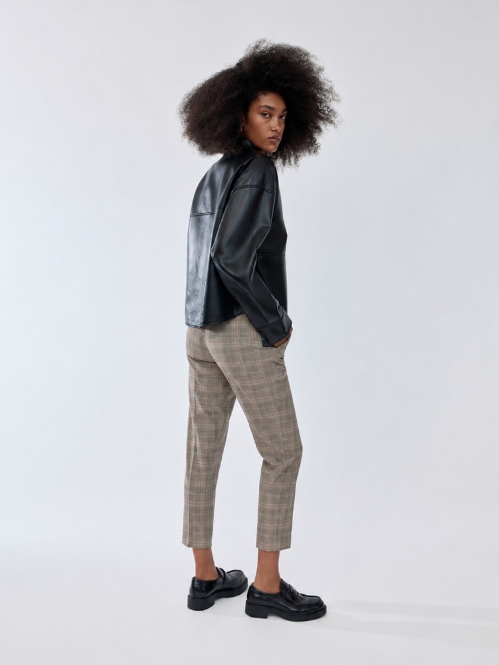 EUC: Aritzia (Babaton) Conan Brown / Taupe Cropped Plaid Pants - Picture 8 of 8